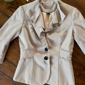 Size 00 Blazer 3/4 Sleeves Ruffle Collar